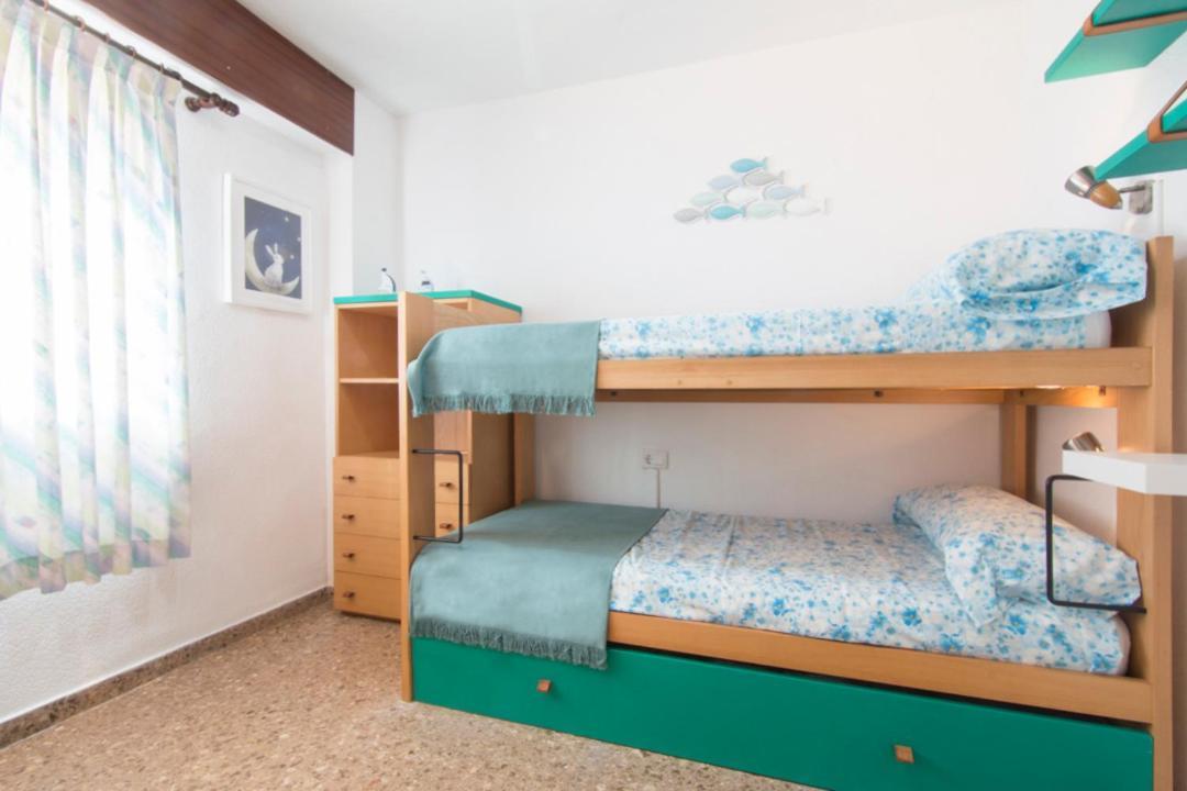Bright Steps Away From The Apartment *